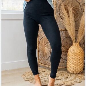 NWT Aerie Chill Play Move Leggings in Black Size Small